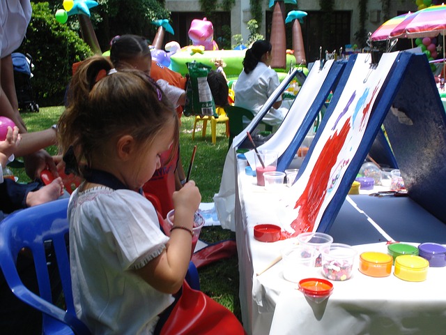 Caballetes para niños. Color - Caballetes para niños