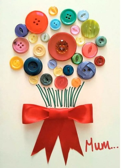 El regalo perfecto para el Día de la Madre, un ramo de flores realizado con botones de colores