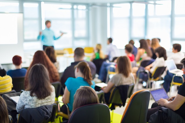 ¿Educación obligatoria hasta los 18? Conoce los argumentos de detractores y defensores
