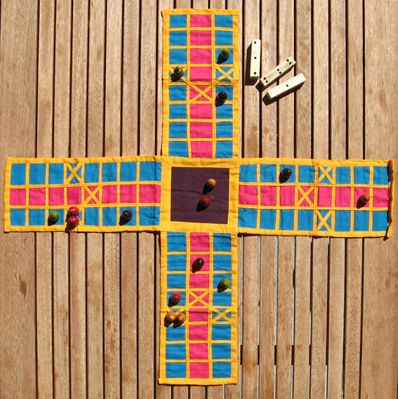 (Juego Pahisi)