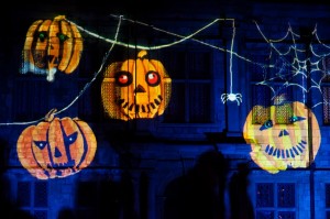 Cómo preparar una fiesta de Halloween terroríficamente divertida