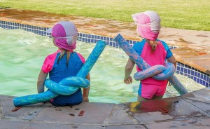 niños jugando en verano