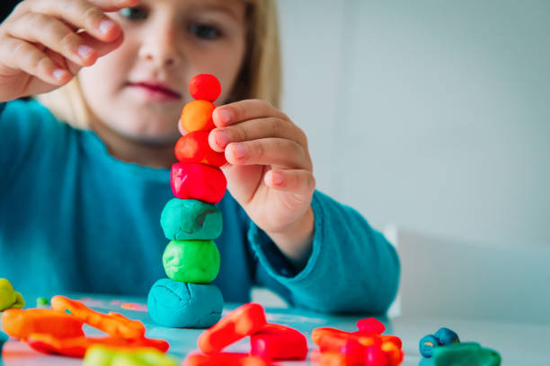 Qué hacer si tu hijo come plastilina - Material Escolar Blog