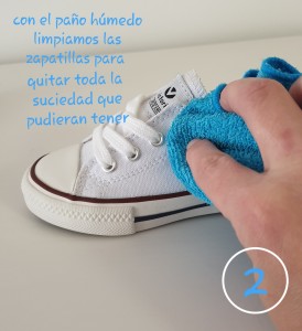 Lamer Registro recuerda Pintar zapatillas con pintura para tela paso a paso - Material Escolar Blog